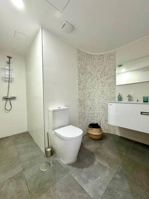 Piso Nuevo En El Puertito De Gueimar Al Lado Del Mar Realizamos Servicio De Excursiones Con Guia Puertito de Guimar Luaran gambar
